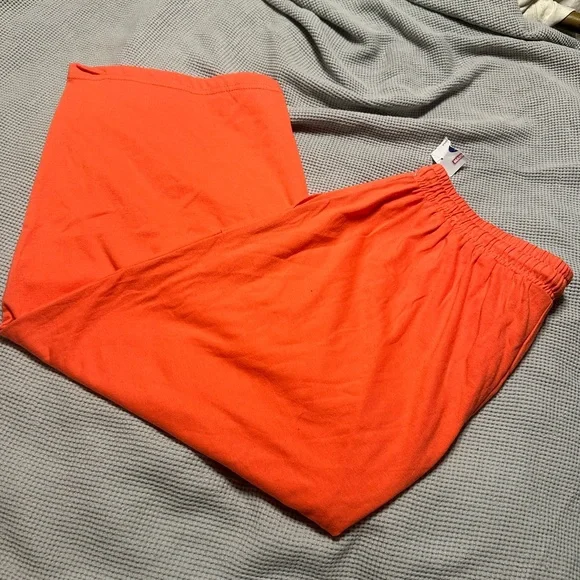 Ladies capris - Picture 1 of 5